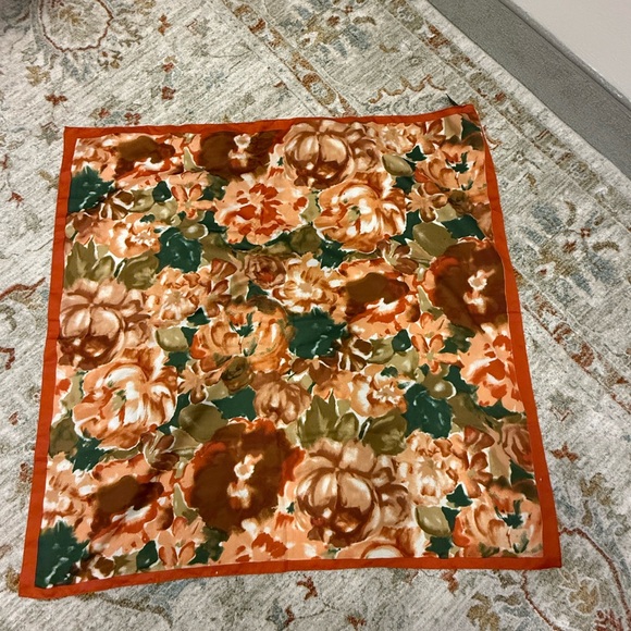 art of the scarf Accessories - Vintage Art of the Scarf Floral Silk Scarf